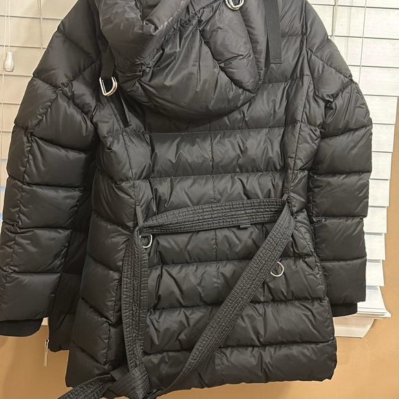 Burberry Coat- 100% authentic - Picture 8 of 13